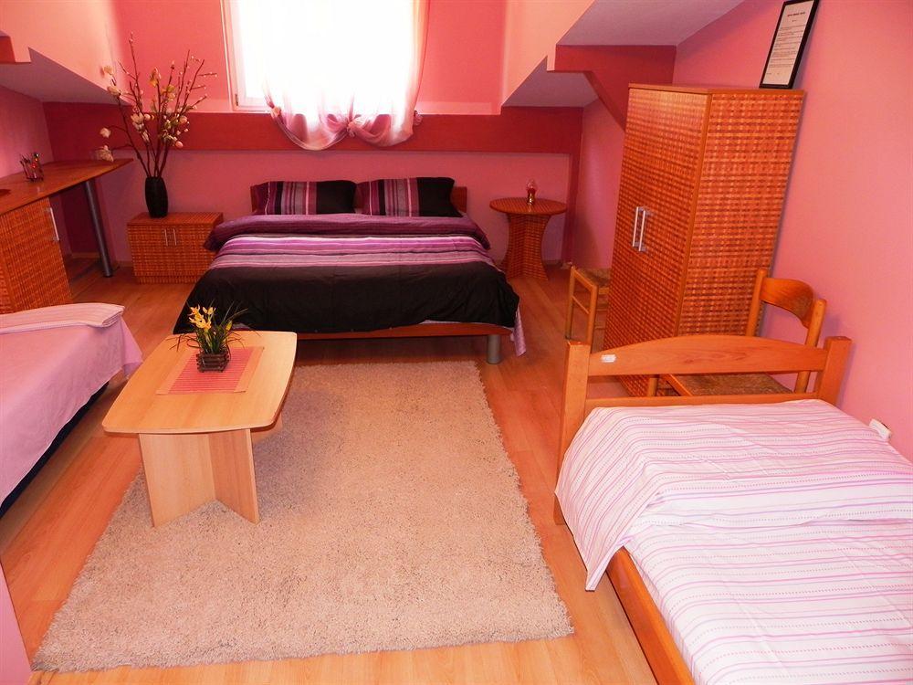 Hostel Izvor Podgorica Ngoại thất bức ảnh