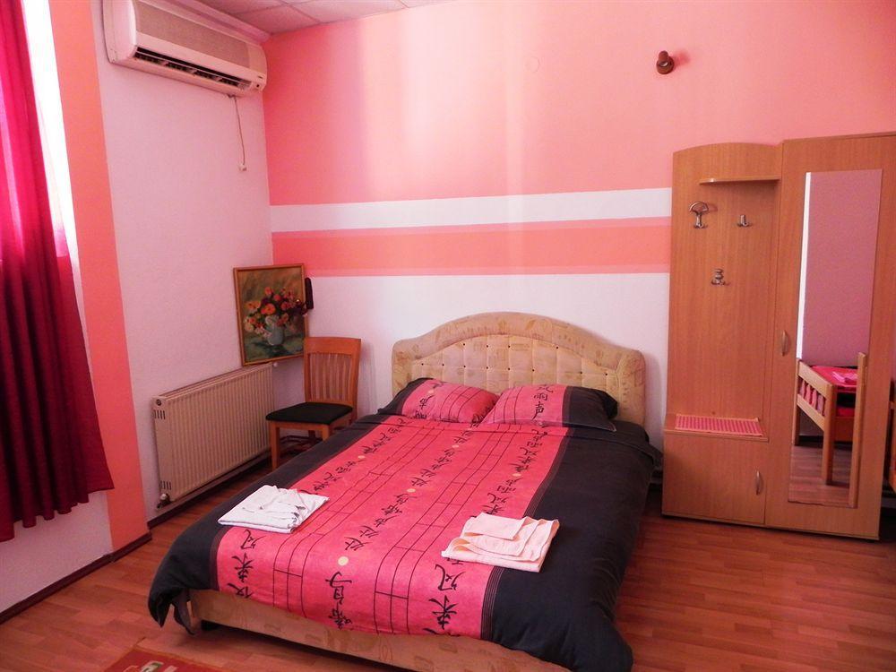 Hostel Izvor Podgorica Ngoại thất bức ảnh