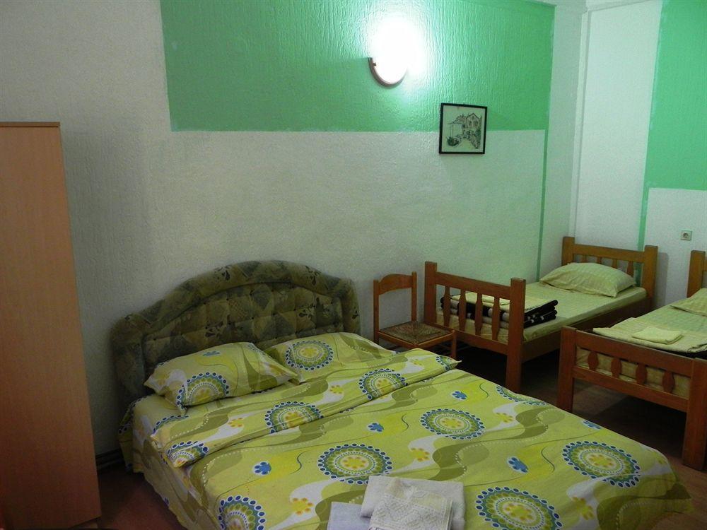 Hostel Izvor Podgorica Ngoại thất bức ảnh